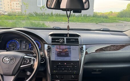 Toyota Camry, 2017 год, 2 450 000 рублей, 9 фотография