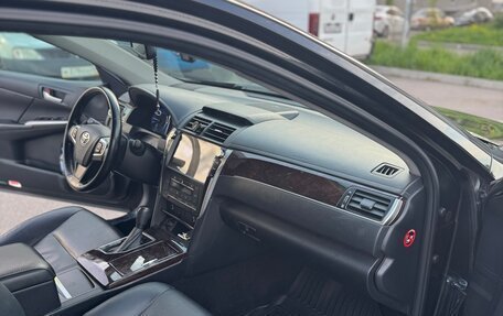 Toyota Camry, 2017 год, 2 450 000 рублей, 8 фотография