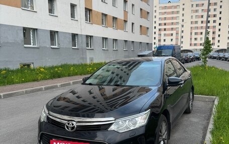 Toyota Camry, 2017 год, 2 450 000 рублей, 3 фотография