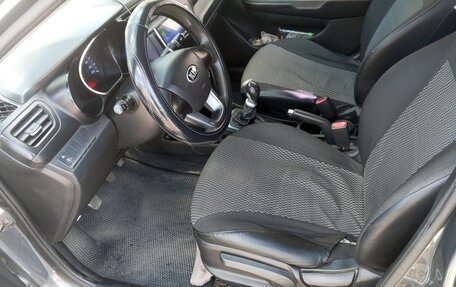 KIA Rio III рестайлинг, 2013 год, 980 000 рублей, 12 фотография