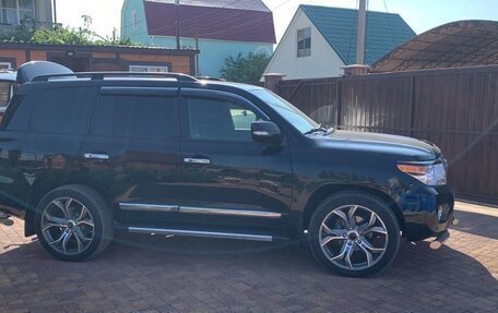 Toyota Land Cruiser 200, 2012 год, 4 300 000 рублей, 2 фотография
