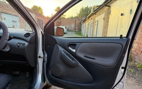 Toyota Vitz, 2003 год, 330 000 рублей, 17 фотография