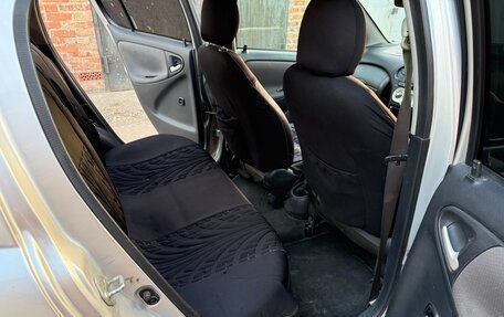 Toyota Vitz, 2003 год, 330 000 рублей, 20 фотография