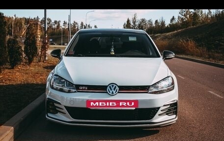 Volkswagen Golf GTI VII, 2020 год, 2 800 000 рублей, 3 фотография
