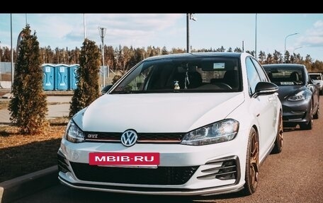 Volkswagen Golf GTI VII, 2020 год, 2 800 000 рублей, 4 фотография