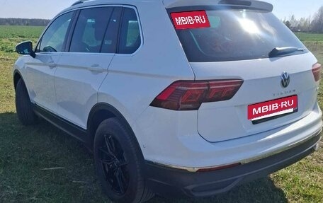 Volkswagen Tiguan II, 2021 год, 3 500 000 рублей, 3 фотография