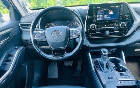 Toyota Highlander, 2020 год, 4 320 000 рублей, 21 фотография
