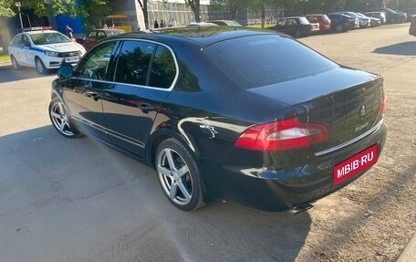 Skoda Superb III рестайлинг, 2011 год, 950 000 рублей, 13 фотография