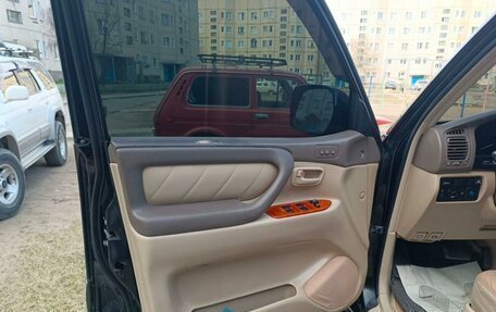 Toyota Land Cruiser 100 рестайлинг 2, 2006 год, 2 399 000 рублей, 15 фотография