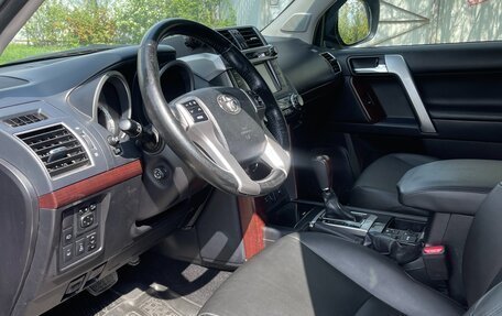 Toyota Land Cruiser Prado 150 рестайлинг 2, 2014 год, 3 350 000 рублей, 9 фотография
