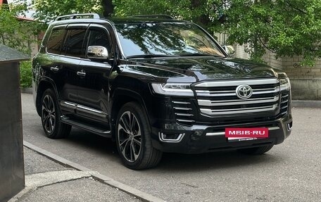 Toyota Land Cruiser 200, 2013 год, 4 700 000 рублей, 2 фотография