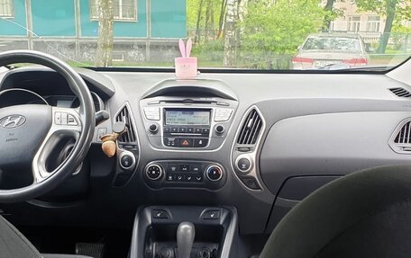 Hyundai ix35 I рестайлинг, 2011 год, 970 000 рублей, 10 фотография
