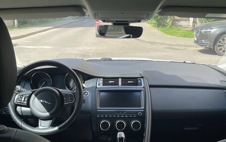 Jaguar E-Pace, 2018 год, 3 300 000 рублей, 13 фотография