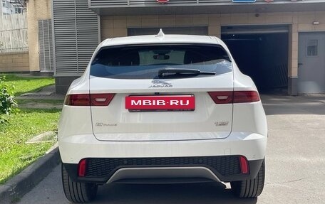 Jaguar E-Pace, 2018 год, 3 300 000 рублей, 6 фотография