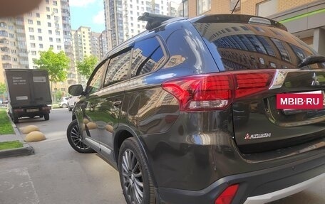 Mitsubishi Outlander III рестайлинг 3, 2016 год, 1 999 999 рублей, 6 фотография