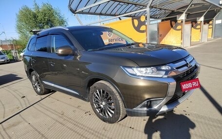 Mitsubishi Outlander III рестайлинг 3, 2016 год, 1 999 999 рублей, 8 фотография