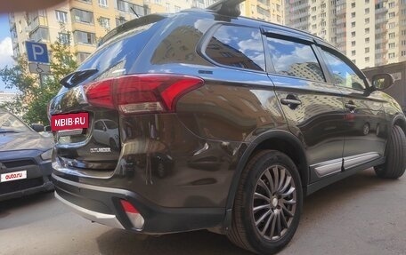 Mitsubishi Outlander III рестайлинг 3, 2016 год, 1 999 999 рублей, 7 фотография
