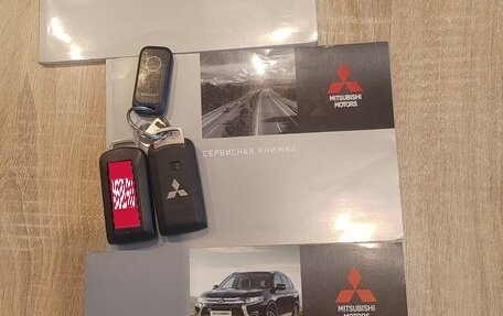 Mitsubishi Outlander III рестайлинг 3, 2016 год, 1 999 999 рублей, 16 фотография
