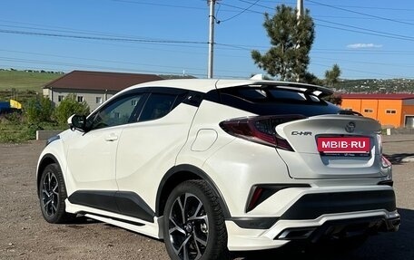 Toyota C-HR I рестайлинг, 2017 год, 2 250 000 рублей, 3 фотография