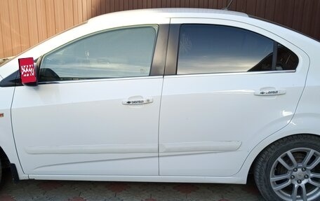 Chevrolet Aveo III, 2014 год, 900 000 рублей, 4 фотография