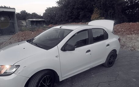 Renault Logan II, 2016 год, 480 000 рублей, 4 фотография