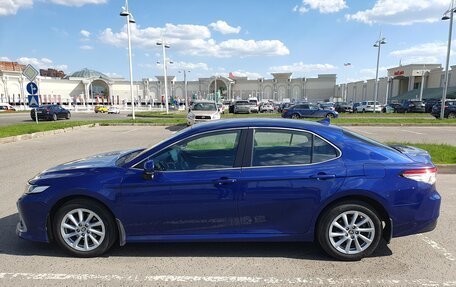 Toyota Camry, 2021 год, 2 950 000 рублей, 2 фотография