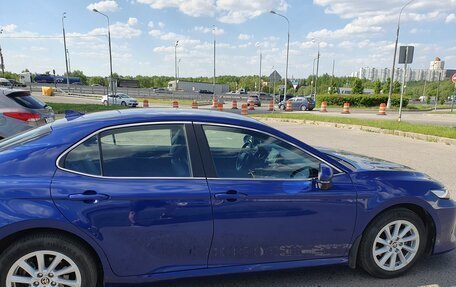 Toyota Camry, 2021 год, 2 950 000 рублей, 6 фотография