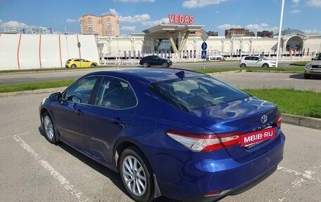 Toyota Camry, 2021 год, 2 950 000 рублей, 3 фотография