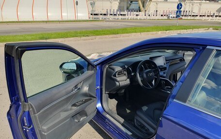 Toyota Camry, 2021 год, 2 950 000 рублей, 9 фотография