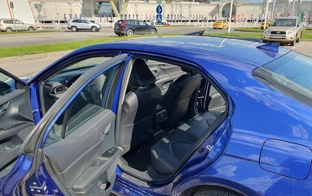 Toyota Camry, 2021 год, 2 950 000 рублей, 10 фотография