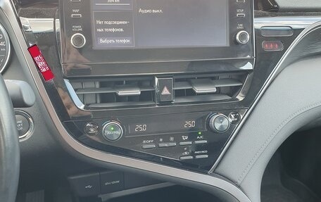 Toyota Camry, 2021 год, 2 950 000 рублей, 15 фотография