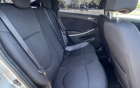 Hyundai Solaris II рестайлинг, 2012 год, 1 100 000 рублей, 34 фотография