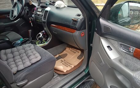 Toyota Land Cruiser Prado 120 рестайлинг, 2006 год, 1 800 000 рублей, 8 фотография