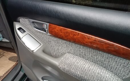 Toyota Land Cruiser Prado 120 рестайлинг, 2006 год, 1 800 000 рублей, 13 фотография