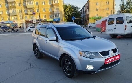 Mitsubishi Outlander III рестайлинг 3, 2007 год, 900 000 рублей, 2 фотография