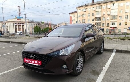 Hyundai Solaris II рестайлинг, 2021 год, 1 630 000 рублей, 2 фотография