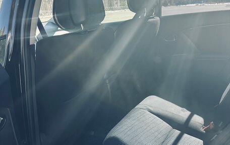 Toyota Avensis III рестайлинг, 2010 год, 1 265 000 рублей, 17 фотография