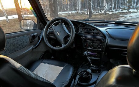 Chevrolet Niva I рестайлинг, 2005 год, 219 900 рублей, 2 фотография