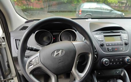 Hyundai ix35 I рестайлинг, 2013 год, 1 280 000 рублей, 10 фотография