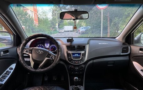 Hyundai Solaris II рестайлинг, 2015 год, 595 000 рублей, 10 фотография