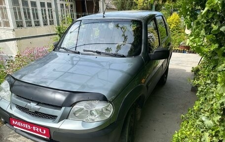 Chevrolet Niva I рестайлинг, 2010 год, 410 000 рублей, 3 фотография