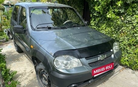 Chevrolet Niva I рестайлинг, 2010 год, 410 000 рублей, 2 фотография
