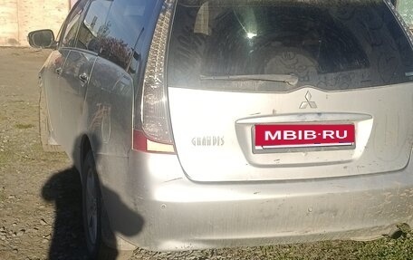 Mitsubishi Grandis, 2003 год, 650 000 рублей, 2 фотография