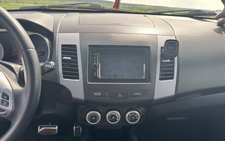 Mitsubishi Outlander III рестайлинг 3, 2008 год, 1 050 000 рублей, 15 фотография