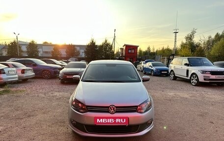 Volkswagen Polo VI (EU Market), 2011 год, 750 000 рублей, 2 фотография