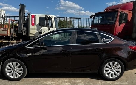 Opel Astra J, 2014 год, 800 000 рублей, 4 фотография