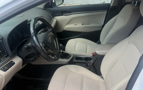 Hyundai Elantra VI рестайлинг, 2017 год, 1 500 000 рублей, 5 фотография