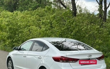 Hyundai Elantra VI рестайлинг, 2017 год, 1 500 000 рублей, 4 фотография
