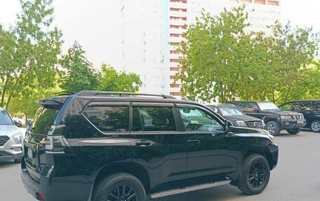 Toyota Land Cruiser Prado 150 рестайлинг 2, 2022 год, 8 700 000 рублей, 11 фотография