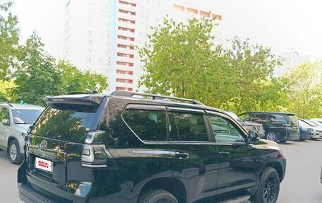 Toyota Land Cruiser Prado 150 рестайлинг 2, 2022 год, 8 700 000 рублей, 10 фотография